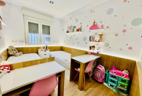 Resale - Apartment / Flat -
Pilar de la Horadada - Zona Pueblo