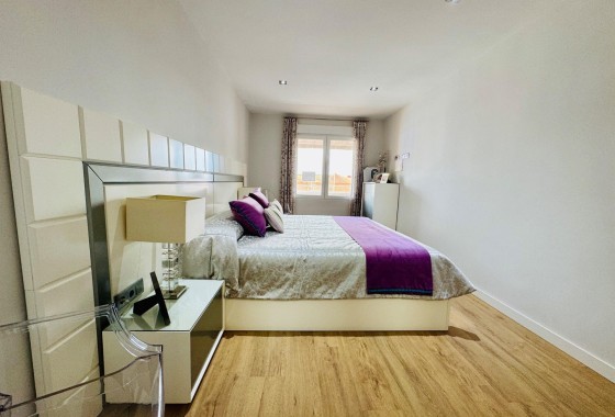 Resale - Apartment / Flat -
Pilar de la Horadada - Zona Pueblo