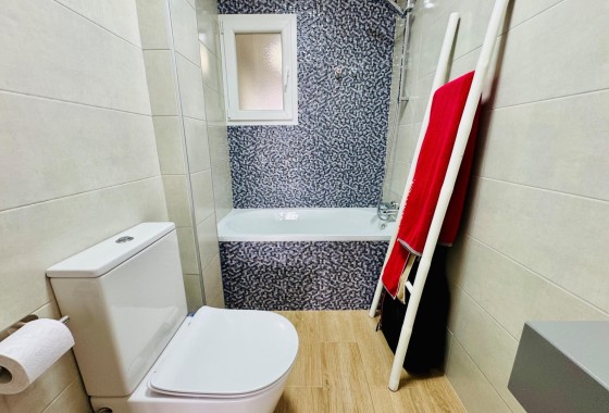Resale - Apartment / Flat -
Pilar de la Horadada - Zona Pueblo