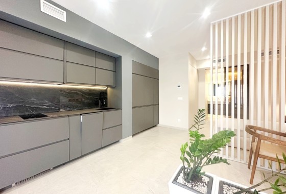 Venta - Apartamento / Piso -
Torrevieja