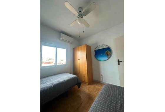 Revente - Appartement -
Torrevieja - Calas blanca