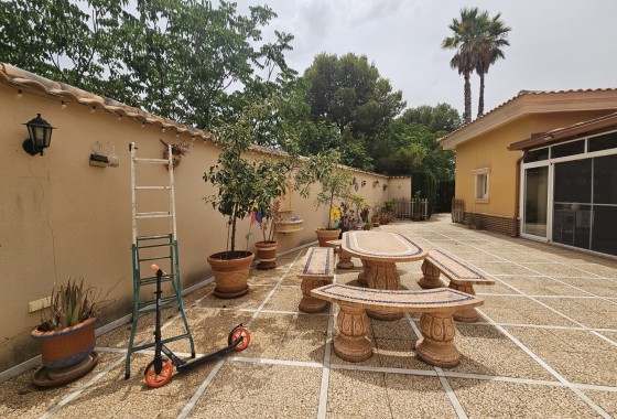 Wiederverkauf - Finca / Landhaus -
Monóvar