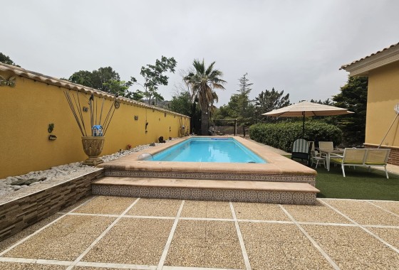 Wiederverkauf - Finca / Landhaus -
Monóvar