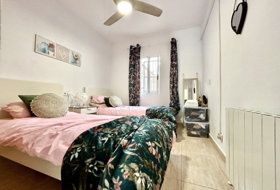 Wiederverkauf - Wohnung / Apartment -
Villamartín