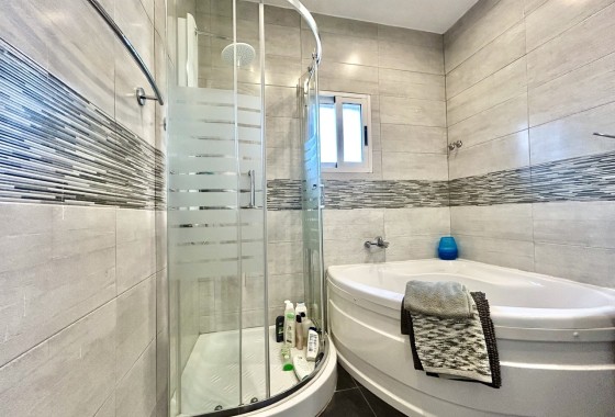 Wiederverkauf - Wohnung / Apartment -
Villamartín