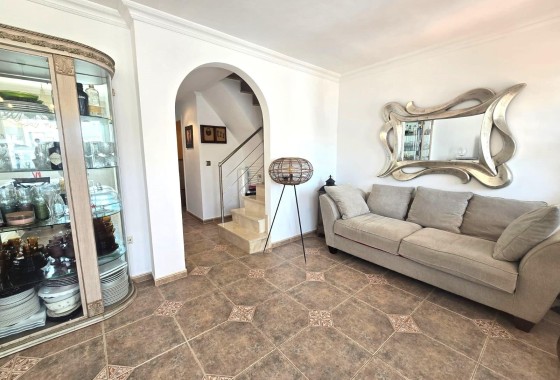 Herverkoop - Rijhuis -
Torrevieja - Los Balcones