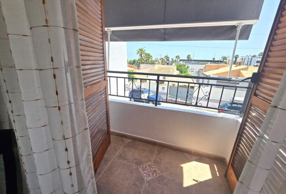 Herverkoop - Rijhuis -
Torrevieja - Los Balcones