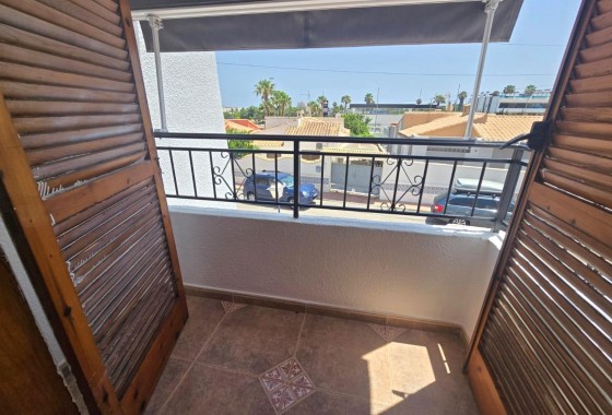 Herverkoop - Rijhuis -
Torrevieja - Los Balcones