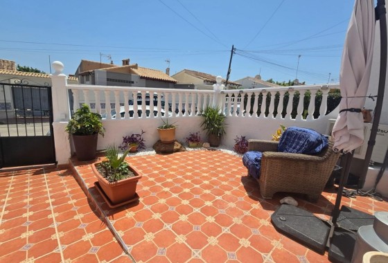 Herverkoop - Rijhuis -
Torrevieja - Los Balcones