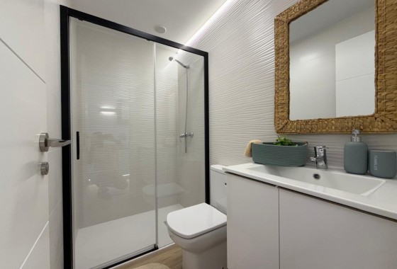 Wiederverkauf - Wohnung / Apartment -
Torrevieja - Punta Prima