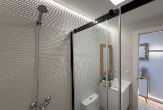 Wiederverkauf - Wohnung / Apartment -
Torrevieja - Punta Prima