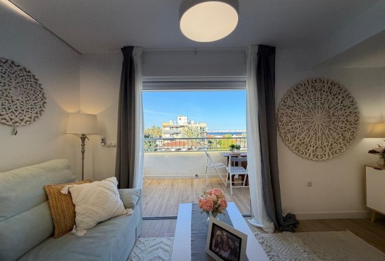 Wiederverkauf - Wohnung / Apartment -
Torrevieja - Punta Prima