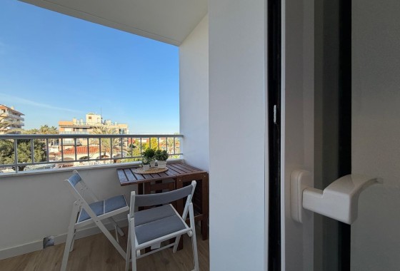 Wiederverkauf - Wohnung / Apartment -
Torrevieja - Punta Prima