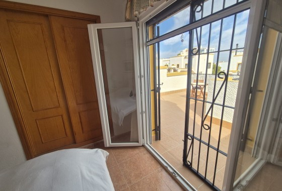 Resale - Semi Detached Villa -
Los Altos