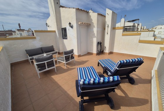 Resale - Semi Detached Villa -
Los Altos