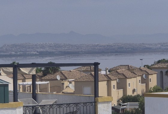 Resale - Semi Detached Villa -
Los Altos