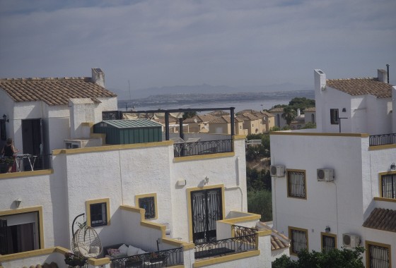 Resale - Semi Detached Villa -
Los Altos