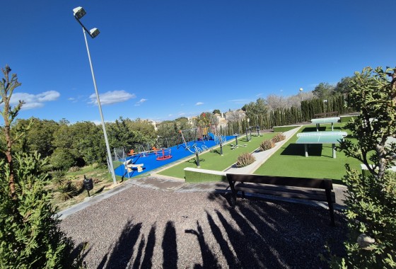 Resale - Semi Detached Villa -
Los Altos