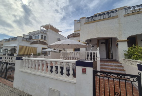 Resale - Semi Detached Villa -
Los Altos