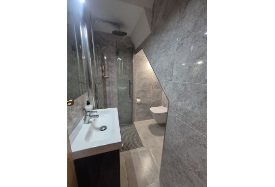 Resale - Semi Detached Villa -
Los Altos
