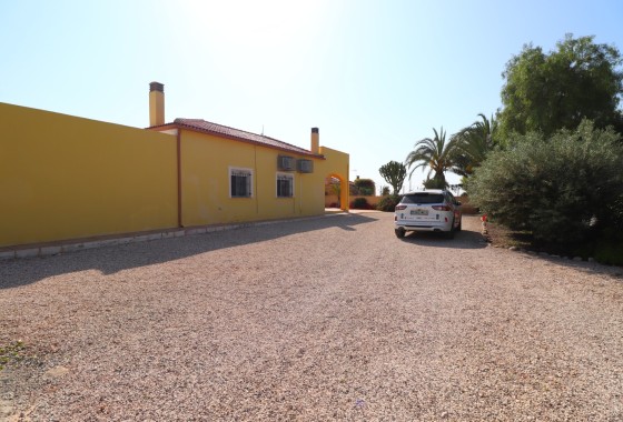Herverkoop - Finca / Landhuis -
Albatera