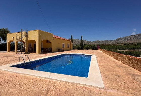Herverkoop - Finca / Landhuis -
Albatera
