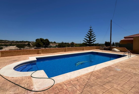 Herverkoop - Finca / Landhuis -
Albatera