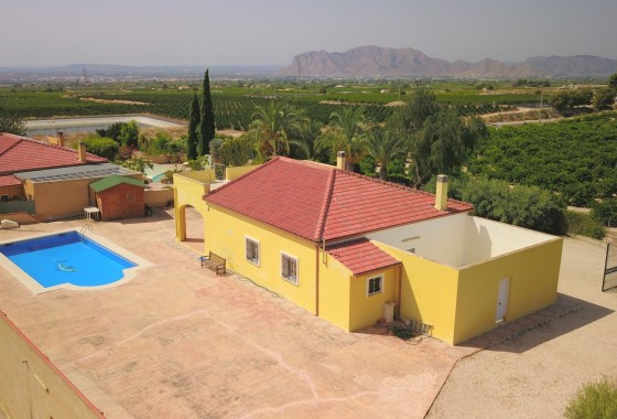 Herverkoop - Finca / Landhuis -
Albatera