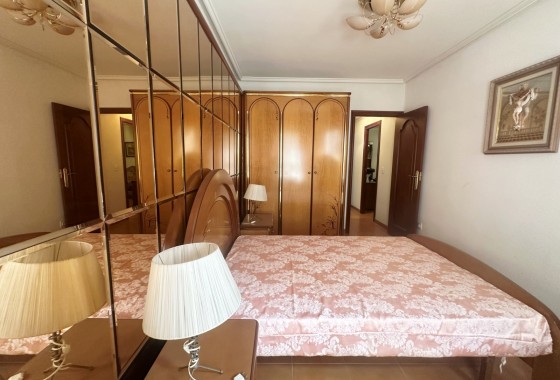 Sprzedaż - Apartament / Mieszkanie -
Torrevieja