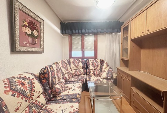 Sprzedaż - Apartament / Mieszkanie -
Torrevieja
