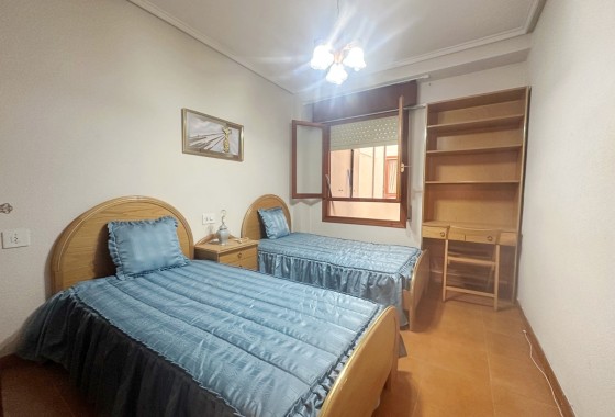 Sprzedaż - Apartament / Mieszkanie -
Torrevieja