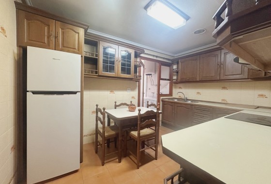 Sprzedaż - Apartament / Mieszkanie -
Torrevieja