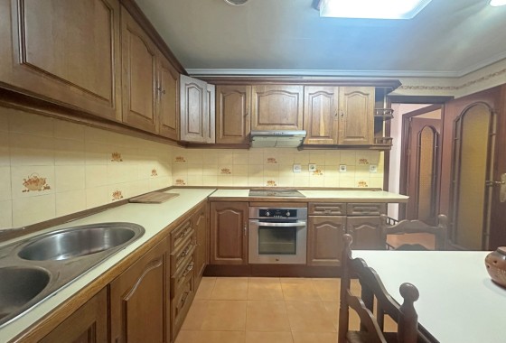 Sprzedaż - Apartament / Mieszkanie -
Torrevieja