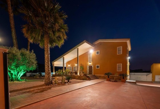 Herverkoop - Vrijstaande villa -
Orihuela - CAMPO