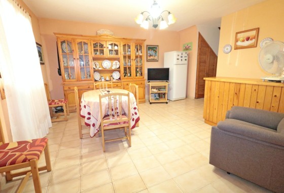 Herverkoop - Rijhuis -
Torrevieja - Playa de los Naufragos