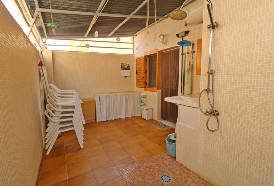 Herverkoop - Rijhuis -
Torrevieja - Playa de los Naufragos