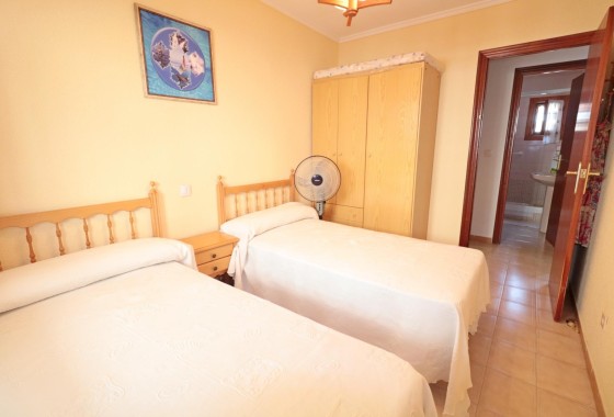 Herverkoop - Rijhuis -
Torrevieja - Playa de los Naufragos