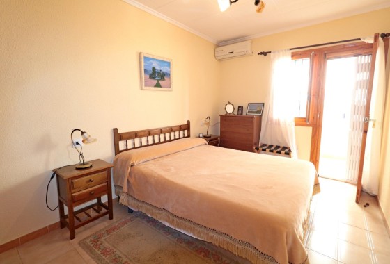 Herverkoop - Rijhuis -
Torrevieja - Playa de los Naufragos
