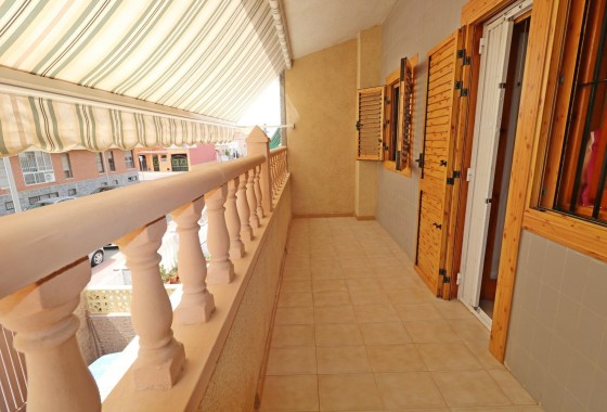 Herverkoop - Rijhuis -
Torrevieja - Playa de los Naufragos
