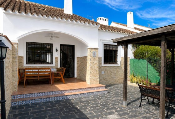 Herverkoop - Rijhuis -
Pilar de la Horadada - Pueblo Latino