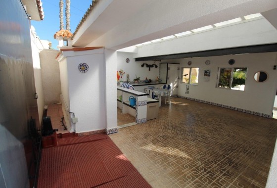 Herverkoop - Rijhuis -
Torrevieja - Los Balcones