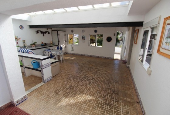 Herverkoop - Rijhuis -
Torrevieja - Los Balcones