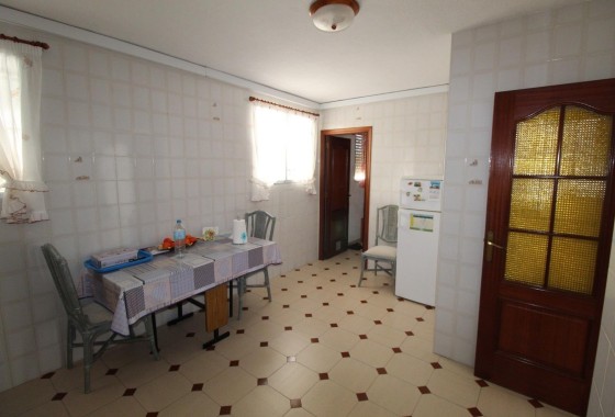 Herverkoop - Rijhuis -
Torrevieja - Los Balcones