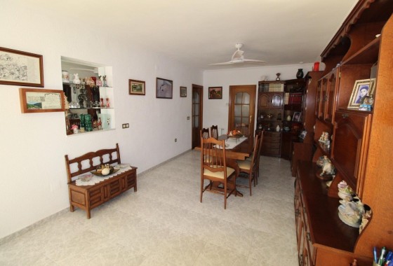 Herverkoop - Rijhuis -
Torrevieja - Los Balcones