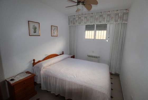 Herverkoop - Rijhuis -
Torrevieja - Los Balcones