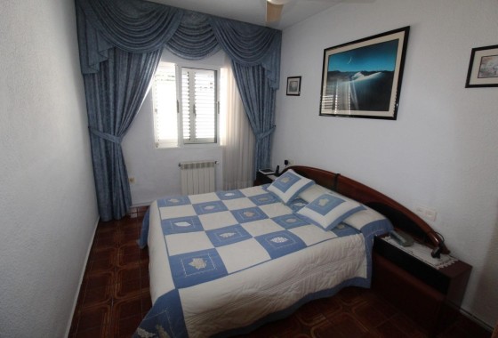 Herverkoop - Rijhuis -
Torrevieja - Los Balcones