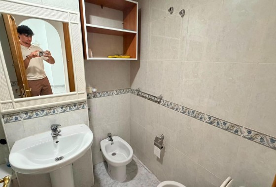 Wiederverkauf - Wohnung / Apartment -
Torrevieja