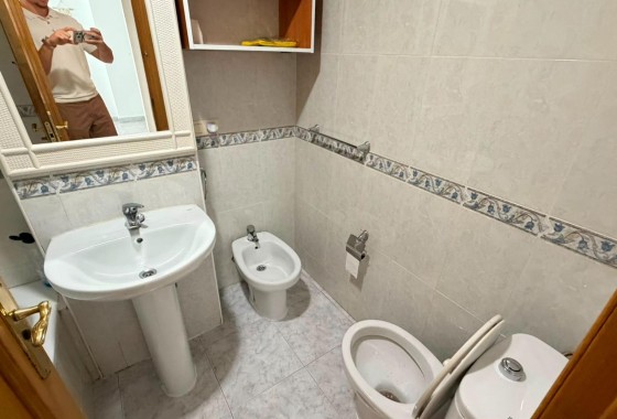 Wiederverkauf - Wohnung / Apartment -
Torrevieja