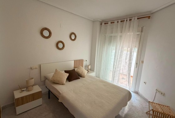 Wiederverkauf - Wohnung / Apartment -
Torrevieja