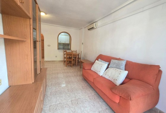 Sprzedaż - Apartament / Mieszkanie -
Torrevieja